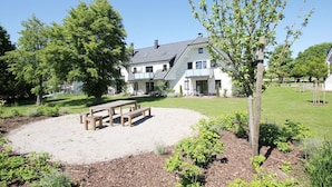 Outdoor dining - Beachfront vacation rental with a terrace, access to the pool and sauna - Rex Rugia - Rex (Göhren)