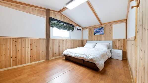 Basic Room, 2 Bedrooms (whitemodern(spa, no pet))