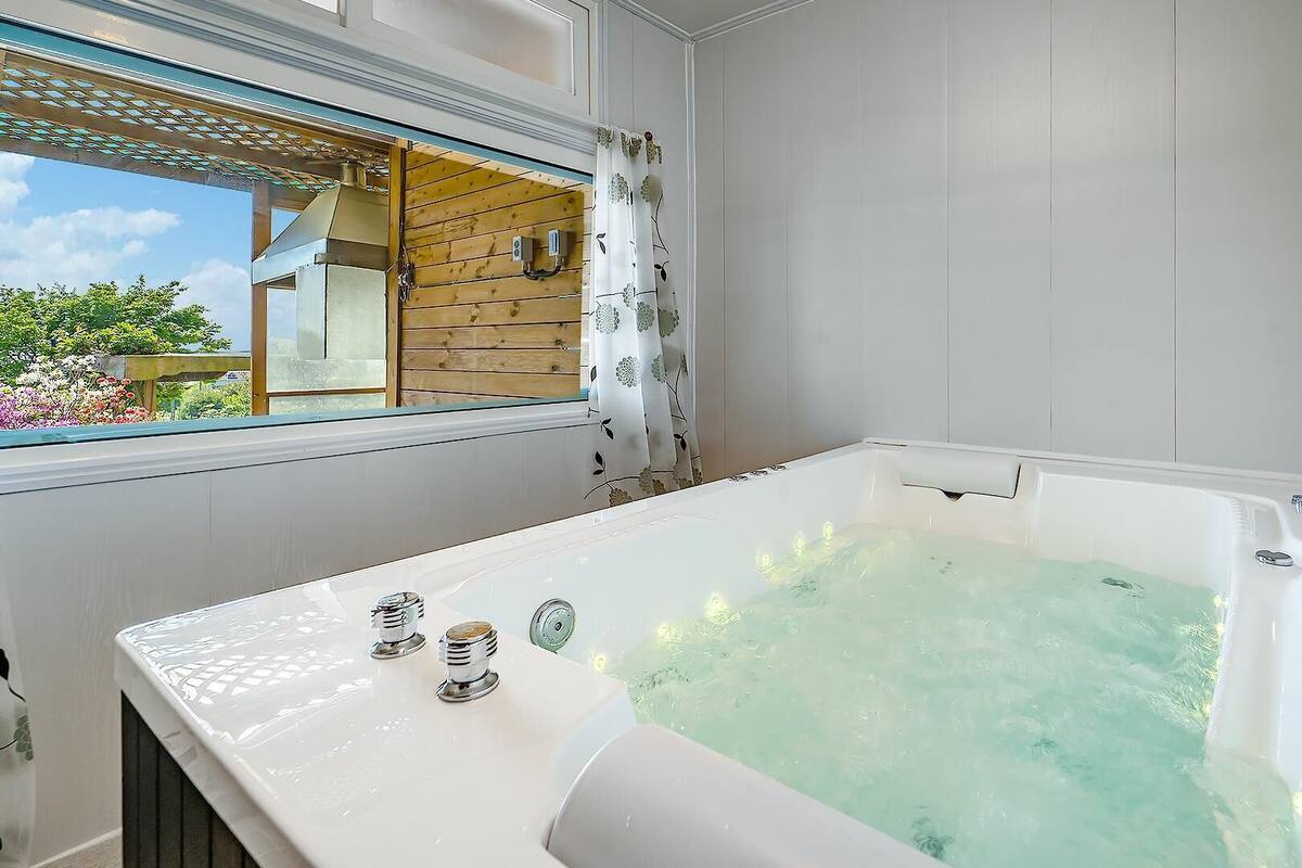 Basic Room, 2 Bedrooms (whitemodern(spa, no pet)) | 1 bedroom, free WiFi