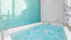 Basic Room, 1 Bedroom (Blue Modern (Spa, no pet))