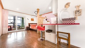 Basic Room, 1 Bedroom (Pink Modern (Spa))