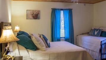 2 bedrooms, iron/ironing board, travel crib, free WiFi