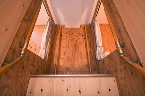 Wi-Fi gratis dan seprai linen