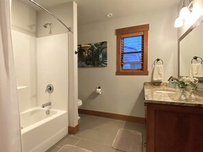 Unclassified image, 3 of 35, button - Absolutely Stunning Home w/Pool Table and Hot Tub (Kalispell)