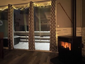Interior - Renovated & spacious 2 bed/2 bath Condo with Mountain Views - near Eagle Lodge  (Mammoth Lakes)