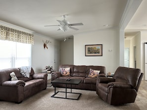 Smart TV - Lunker House By the Bay- Rural, Contemporary and Spacious-Moments from Downtown (Sturgeon Bay)