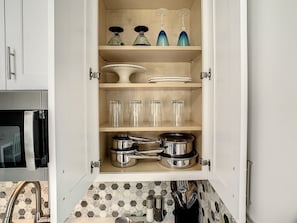 Refrigerador, microondas, parrilla de estufa y lavavajillas