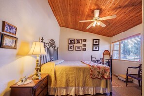 2 Schlafzimmer, Schreibtisch, kostenloses WLAN, Bettwäsche