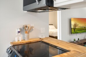 Refrigerador, microondas, horno, placa de cocina