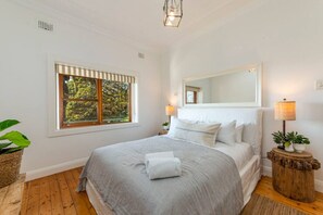 2 Schlafzimmer, Schreibtisch, Bügeleisen/Bügelbrett, WLAN