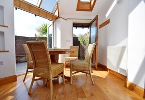 Dining - The Loft , Angmering-On-Sea -  a apartment that sleeps 4 guests  in 2 bedrooms (Littlehampton)