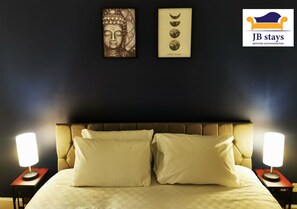 4 dormitoris, planxa i posts de planxar, wifi i roba de llit 