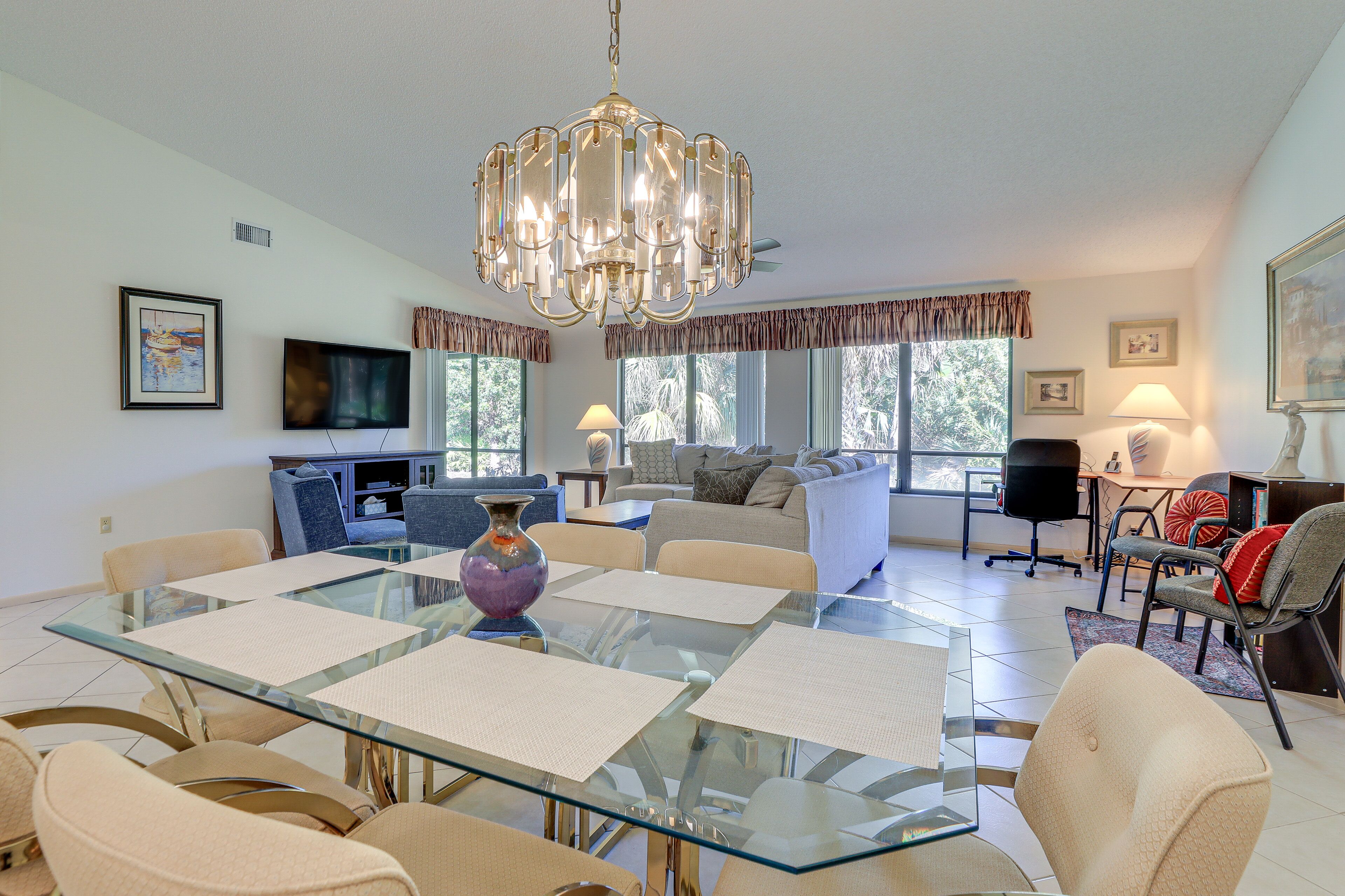 Lanai + Community Pool Access: Sarasota Oasis! - Sarasota, FL