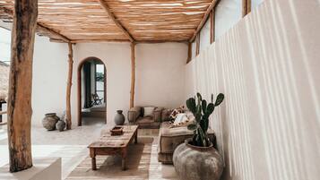 Luxury Villa | Terrace/patio