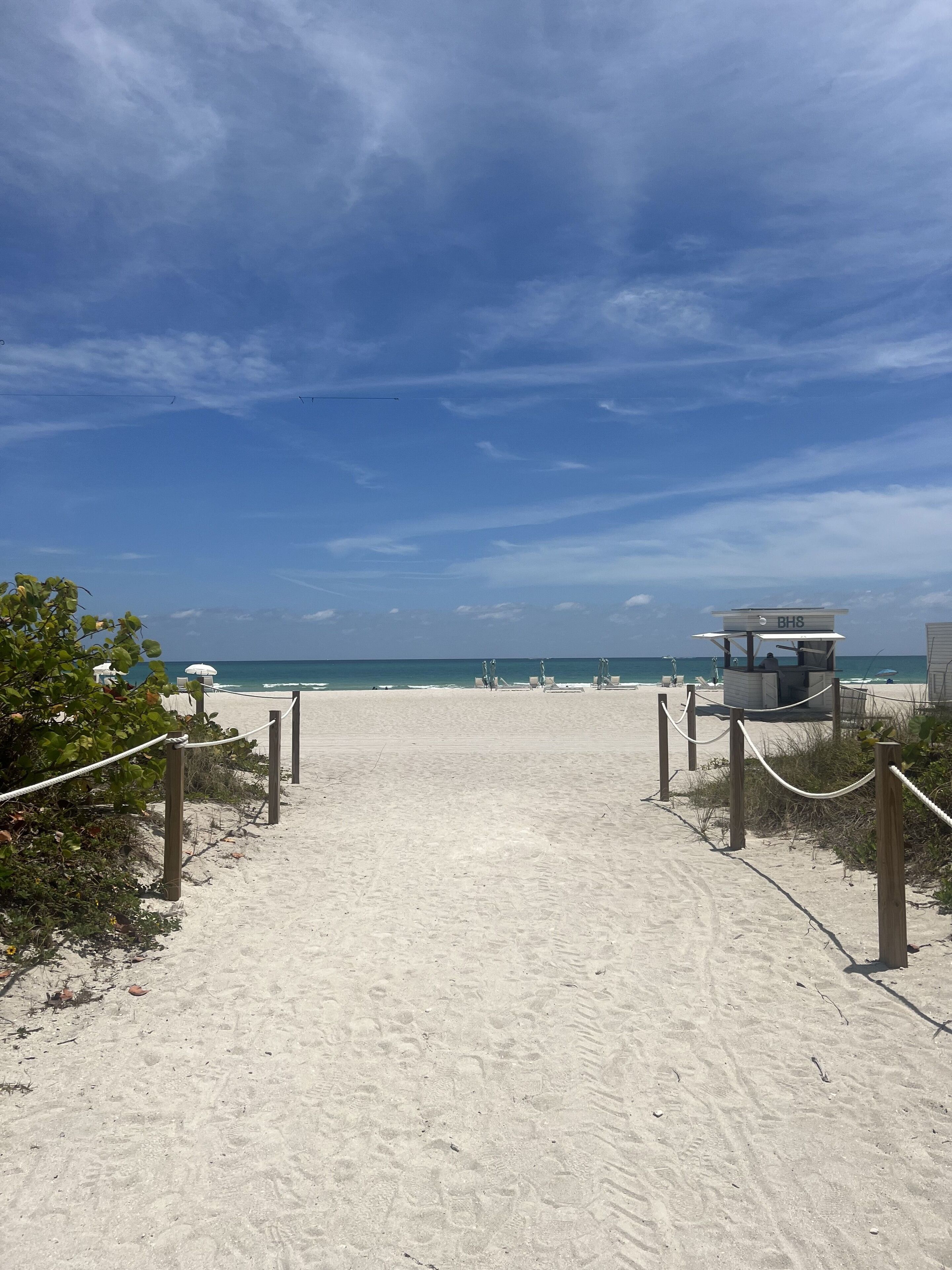 Luxurious One Bedroom Condo on the Beach
