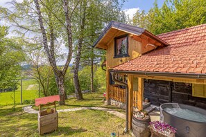 Outdoor spa tub - Chalet Birchwood With Whirlpool and Sauna, Breznički Hum, Croatia (Breznički Hum)
