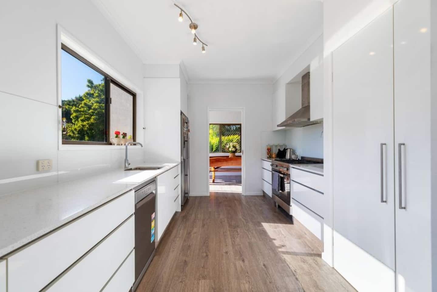 Fridge, oven, cookware/dishes/utensils, spices