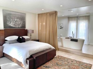 4 bedrooms, desk, travel crib, free WiFi - 2nd Street 4BR Coastal Retreat Steps to Beach, Pier, Pac City (Huntington Beach)