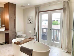 Hair dryer, towels - 2nd Street 4BR Coastal Retreat Steps to Beach, Pier, Pac City (Huntington Beach)