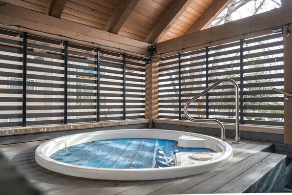 Community Hot tub for guest to use