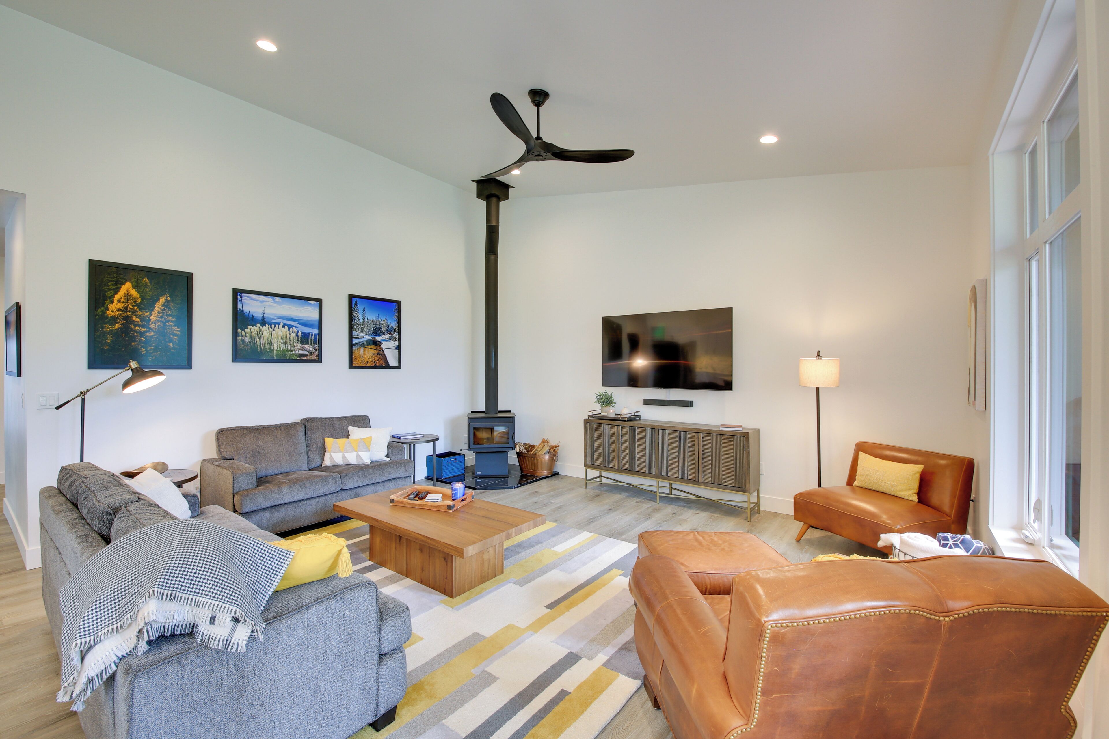 Elegant Priest Lake Townhome ~ 1 Mi From Lake - Priest Lake, ID