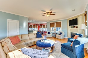 TV, DVD player - Chic Surf City Retreat w/ Pool < 1 Block to Beach! (Surf City)