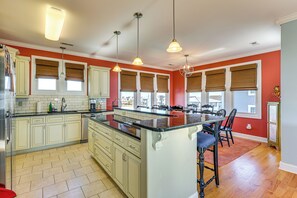 Refrigerador, microondas, parrilla de estufa y lavavajillas 