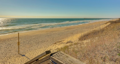 Chic Surf City Retreat w/ Pool < 1 Block to Beach!