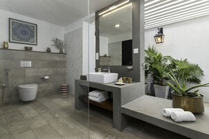 Premium Double Room | Bathroom