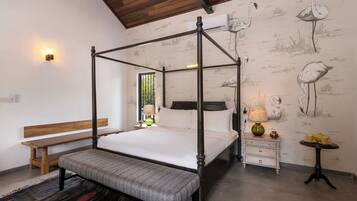 Egyptian cotton sheets, premium bedding, pillow-top beds, minibar