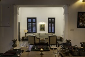 Àrea amb seients del vestíbul