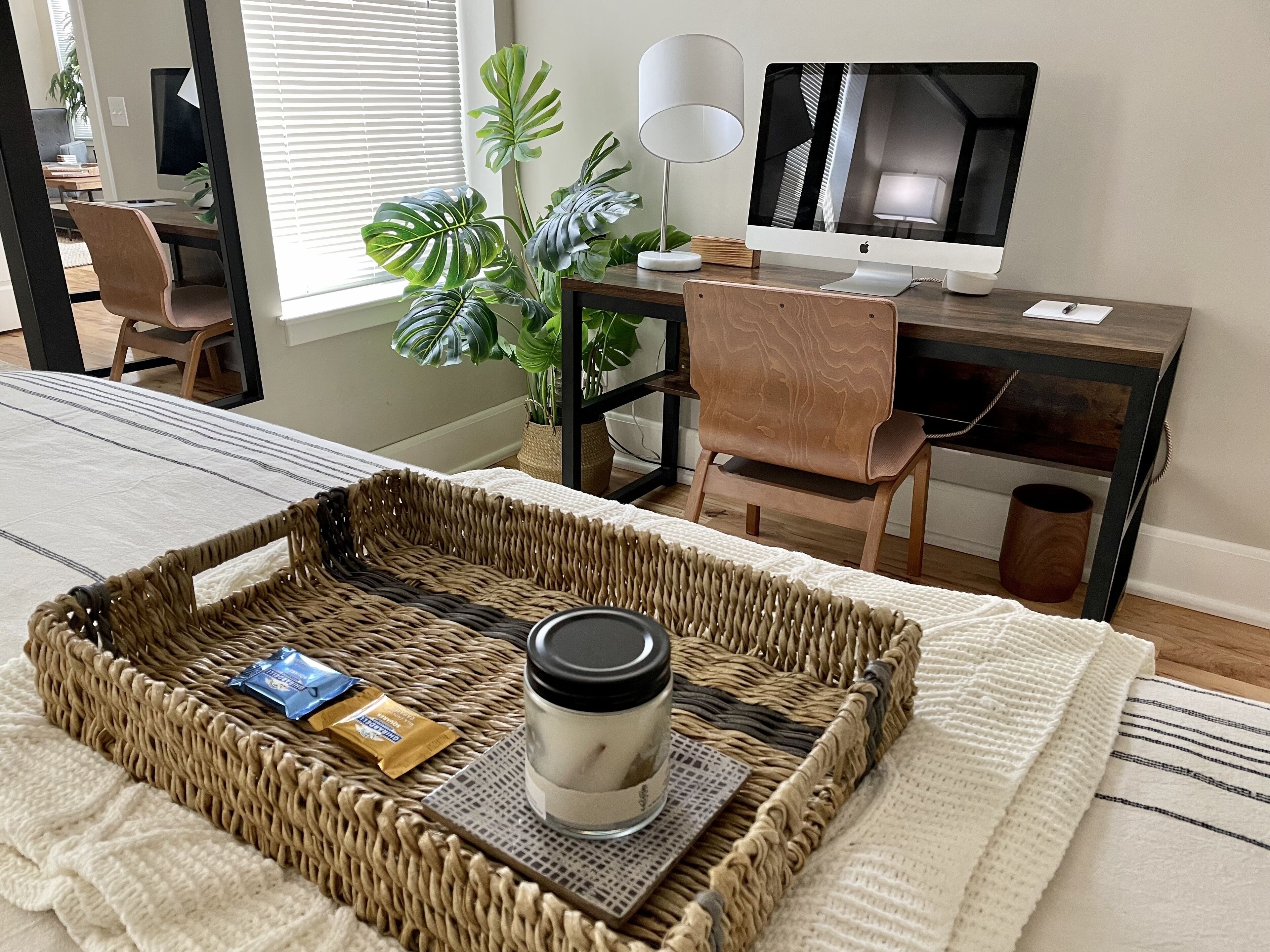 5 bedrooms, desk, iron/ironing board, travel crib