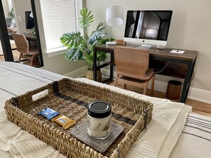 5 bedrooms, desk, iron/ironing board, travel crib - Schlitz Castle: Huge 5BR/4BA Sleeps 12 w/ Double Kitchens & Living Rooms (Milwaukee)