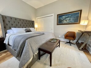 5 bedrooms, desk, iron/ironing board, travel cot - Schlitz Castle: Huge 5BR/4BA Sleeps 12 w/ Double Kitchens & Living Rooms (Milwaukee)