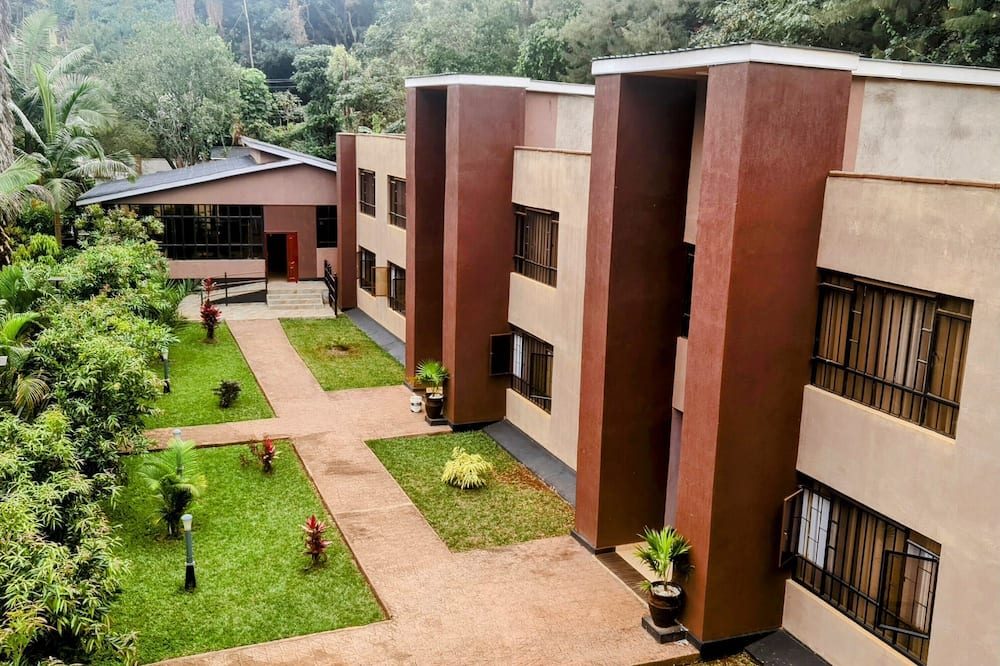Edgewood Country Place