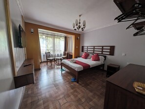 Standard Room | Desk, bed sheets - Edgewood Country Place (Thika)