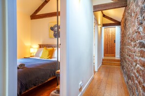 3 soverom, reiseseng for barn, internettilgang og sengetøy