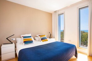 1 bedroom, iron/ironing board, Internet, bed sheets - Amazing 1 bedroom apartment sea view (Barcelona)