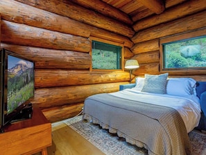 2 bedrooms, iron/ironing board, travel crib, free WiFi - AlpenView | Hot Tub, Sauna, Pool + Mt. Views (Glacier)