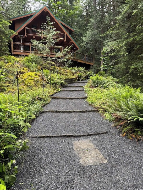 Property grounds - AlpenView | Hot Tub, Sauna, Pool + Mt. Views (Glacier)