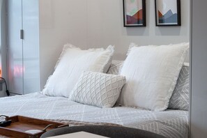 1 bedroom, desk, iron/ironing board, free WiFi