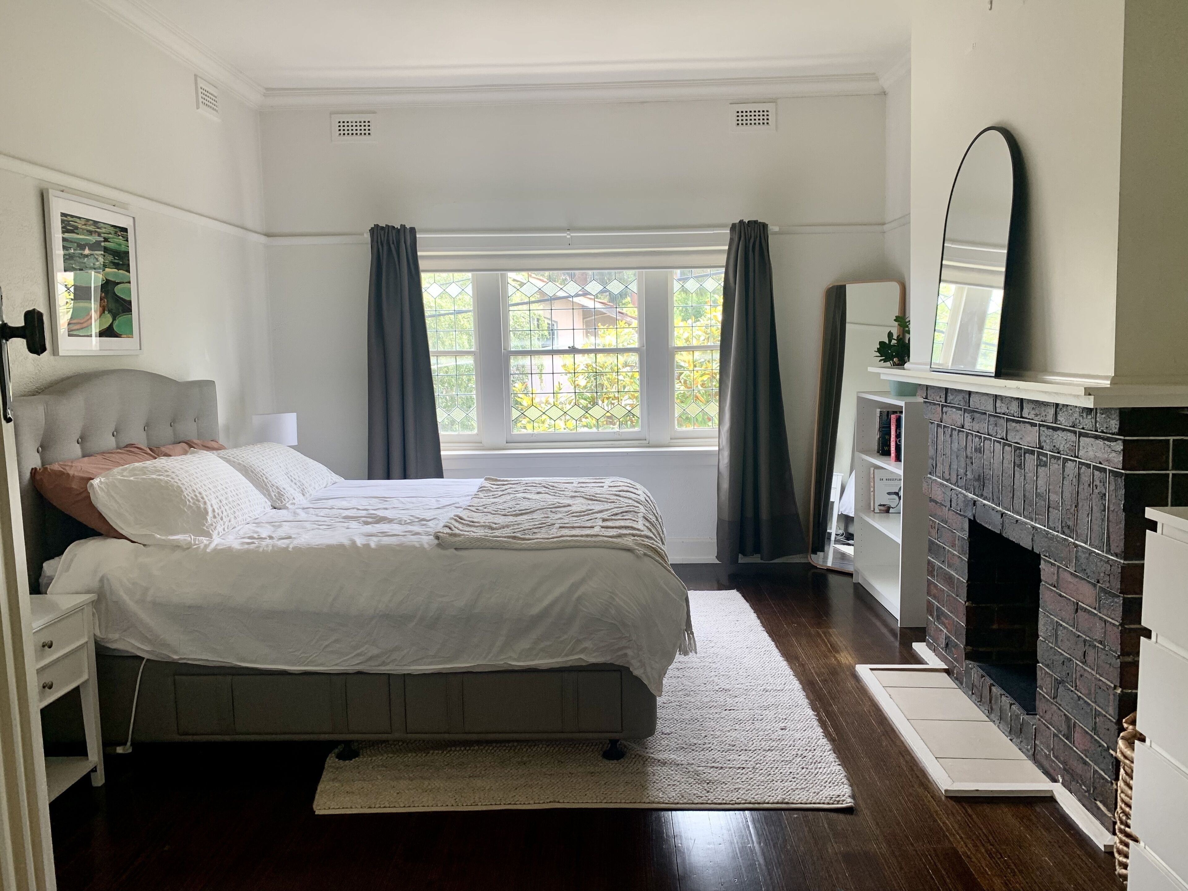 Art Deco Spacious Apartment in St Kilda