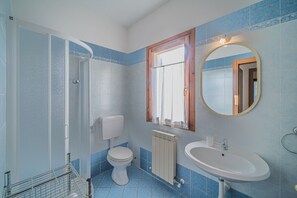 Shower - Duplex villa Doddy immersed in the nature of the Tuscan Archipelago around Barbarossa (Porto Azzurro)