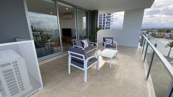 Deluxe Apartment, 2 Bedrooms, Balcony, River View