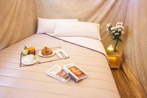 Room - Camping Torre de la Mora (Tarragona)