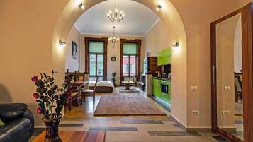 Arcade Studio | Living area | 60-cm TV with cable channels