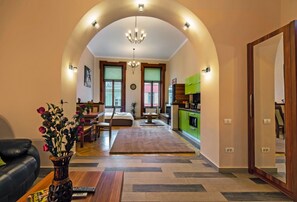 Arcade Studio | Living area | 60-cm TV with cable channels