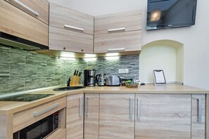 Courtyard Apartment | Private kitchen