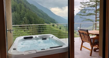 New opening June 2022 - Chalet tree house with private whirlpool