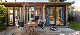 Pomeranian Bay Cabin, fireplace, SUP's - large fenced garden